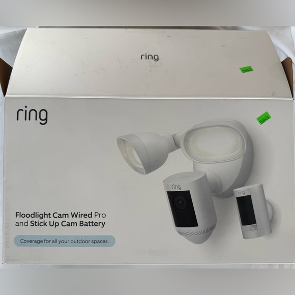 Ring NIB Floodlight Cam - Wired Stand-Up Cam- Battery & Plug-In Mount White
